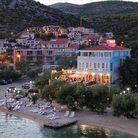 Villa Mediterana Seget Vranjica Buitenkant foto