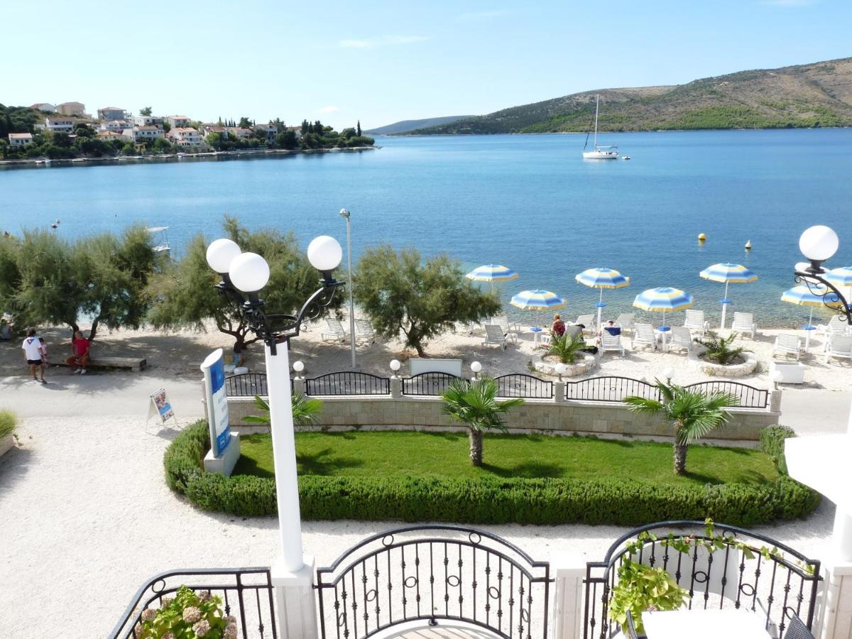 Villa Mediterana Seget Vranjica Buitenkant foto