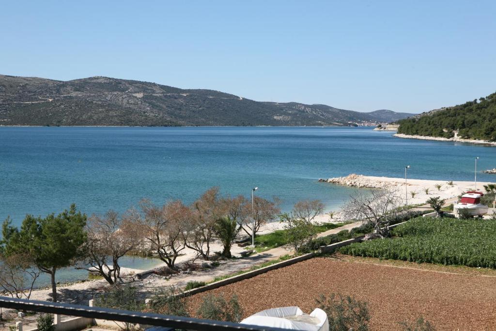 Villa Mediterana Seget Vranjica Kamer foto