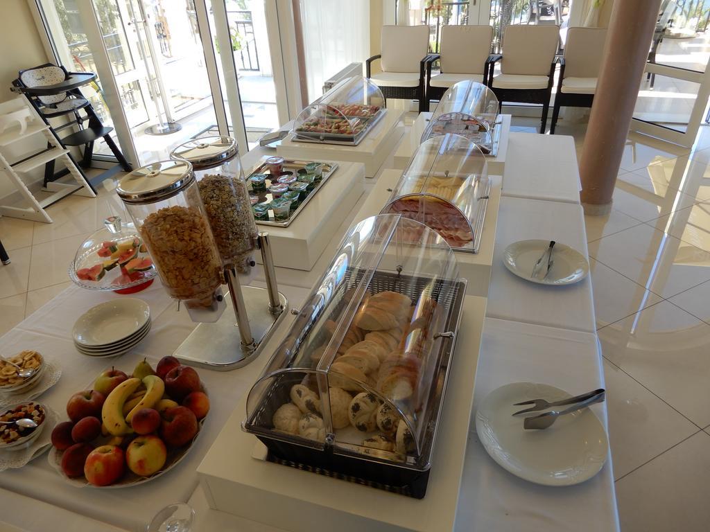 Villa Mediterana Seget Vranjica Buitenkant foto