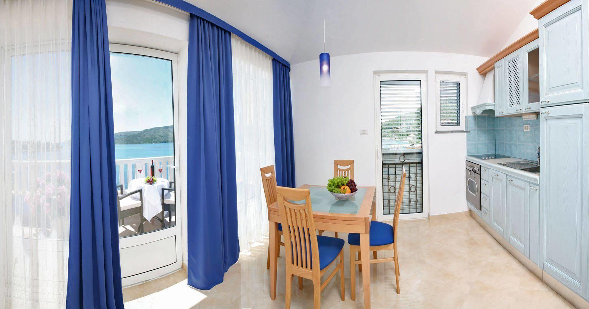 Villa Mediterana Seget Vranjica Buitenkant foto