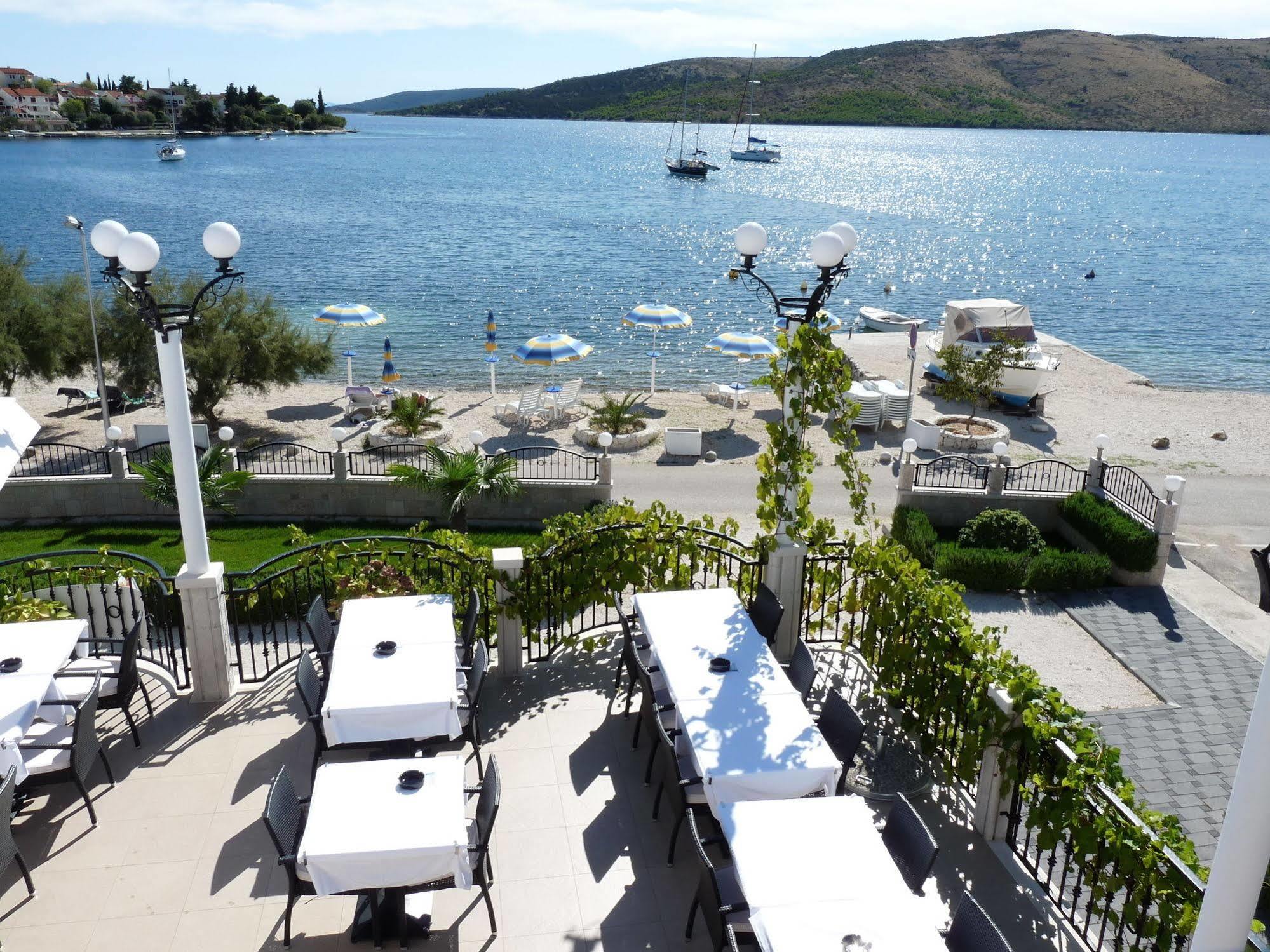 Villa Mediterana Seget Vranjica Buitenkant foto